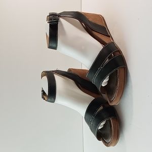 Naturalizer N5 Comfort Sandals